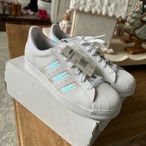 Brand new Adidas Superstar J FW0813 size youth 6.5 (which is about an 8 womens )